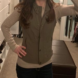 ***Cache Olive 🫒 Green Fatigue Vest***